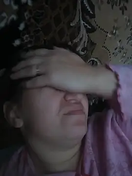 Snapshot of Romashka33011 chatting on November 17, 2025, 7:58 am Romashka33011 online show from November 17, 2025, 7:58 am