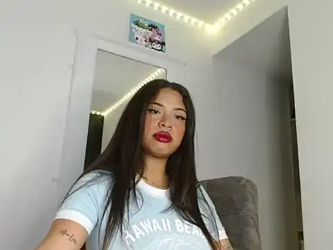 Snapshot of reina_reina chatting on September 23, 2025, 1:08 am reina reina online show from September 23, 2025, 1:08 am