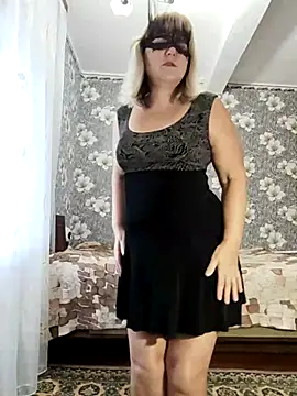 AliceGold5231 online show from September 18, 2025, 5:31 am