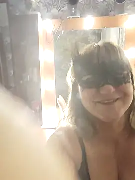 AliceGold5231 online show from October 13, 2025, 7:25 pm