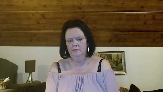 TiffanyMature online show from October 18, 2025, 9:48 pm