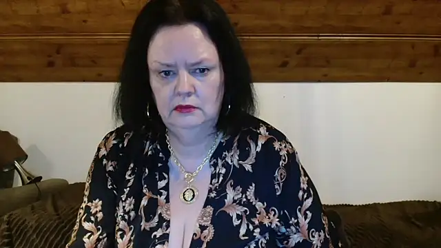 TiffanyMature online show from November 8, 2025, 10:41 pm