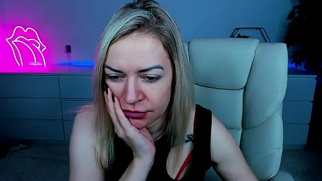 Anna Snows online show from September 29, 2025, 5:12 am