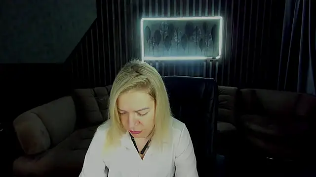 Anna Snows online show from October 11, 2025, 5:39 am