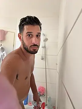 husbandandwifetobe online show from September 18, 2025, 10:56 pm