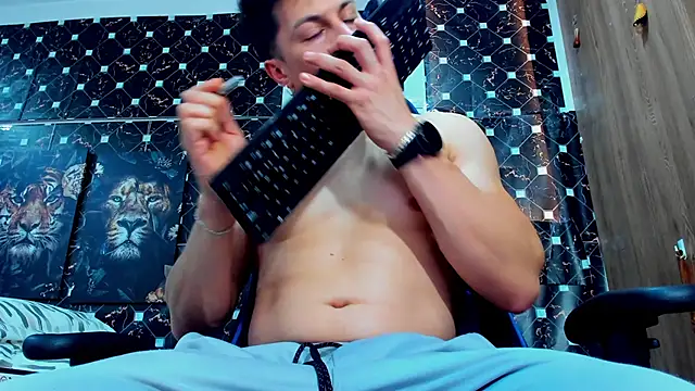 Snapshot of javiersexymann chatting on February 18, 2026, 7:43 pm javiersexymann online show from February 18, 2026, 7:43 pm