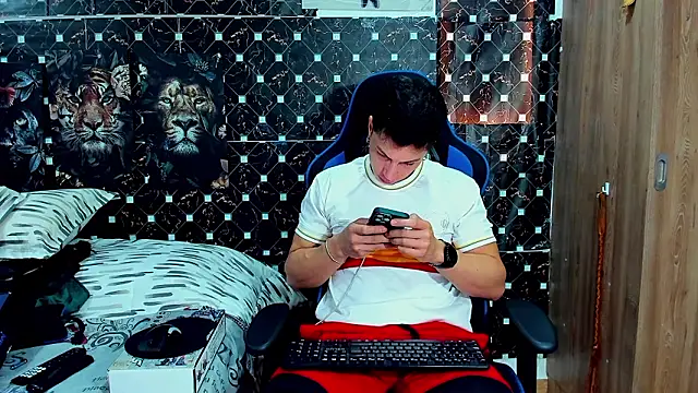 Snapshot of javiersexymann chatting on February 20, 2026, 6:30 pm javiersexymann online show from February 20, 2026, 6:30 pm