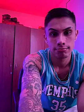 Snapshot of Manuel99boy chatting on September 21, 2025, 3:52 am Manuel99boy online show from September 21, 2025, 3:52 am