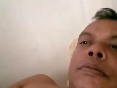 Snapshot of Suranga-55 chatting on October 16, 2025, 9:32 am Suranga-55 online show from October 16, 2025, 9:32 am