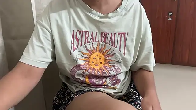 Snapshot of choleorbhature chatting on November 5, 2025, 4:51 pm choleorbhature online show from November 5, 2025, 4:51 pm