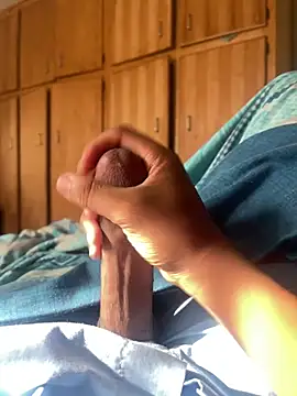 Snapshot of CreamyOff45 chatting on February 11, 2026, 5:56 am CreamyOff45 online show from February 11, 2026, 5:56 am