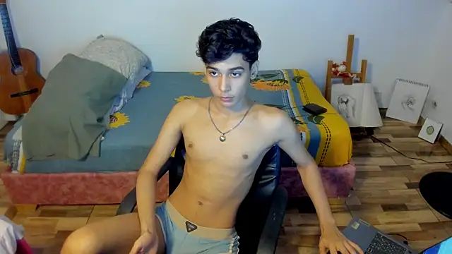 AliottTwink online show from January 6, 2026, 4:16 am