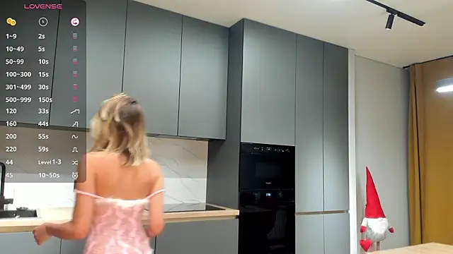 Snapshot of SaraShine_ chatting on February 6, 2026, 9:07 pm SaraShine online show from February 6, 2026, 9:07 pm