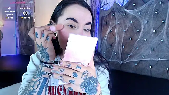 Zami Escobar of online show from October 21, 2025, 6:52 pm