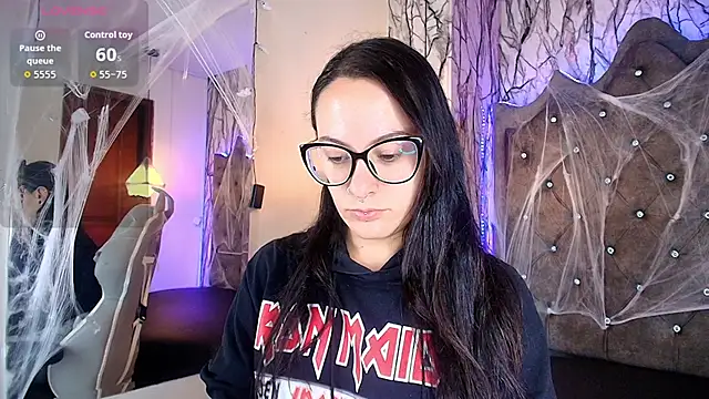 Zami Escobar of online show from October 27, 2025, 5:17 pm