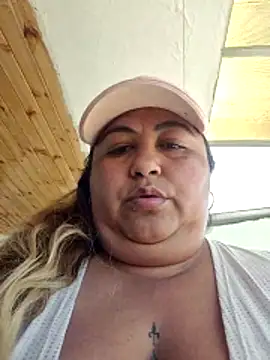 curvy diva  online show from February 5, 2026, 2:43 pm