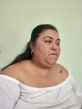 curvy diva  online show from February 14, 2026, 2:14 pm