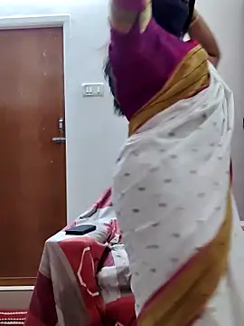 Snapshot of saritha29 chatting on January 19, 2026, 5:00 am saritha29 online show from January 19, 2026, 5:00 am