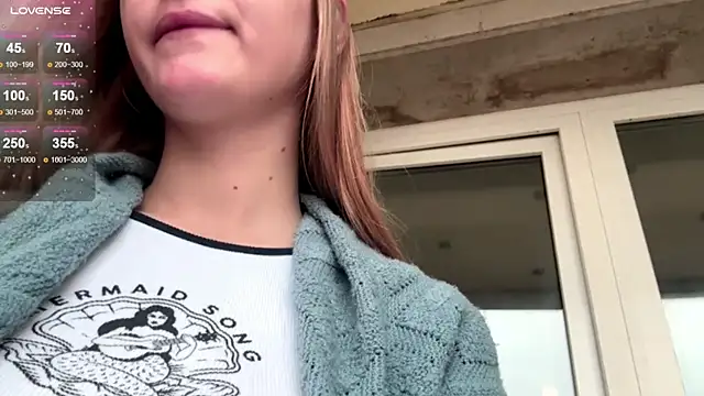 SweetJinny88 online show from December 1, 2025, 7:24 am