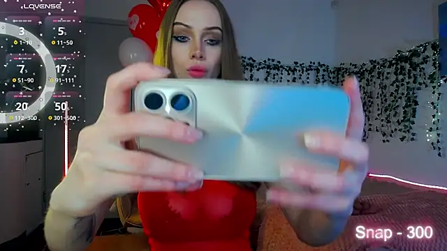 EvaLone1 online show from February 13, 2026, 8:49 pm