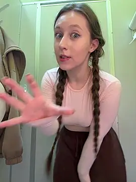 Snapshot of FroggyAnna chatting on March 2, 2026, 3:41 pm FroggyAnna online show from March 2, 2026, 3:41 pm