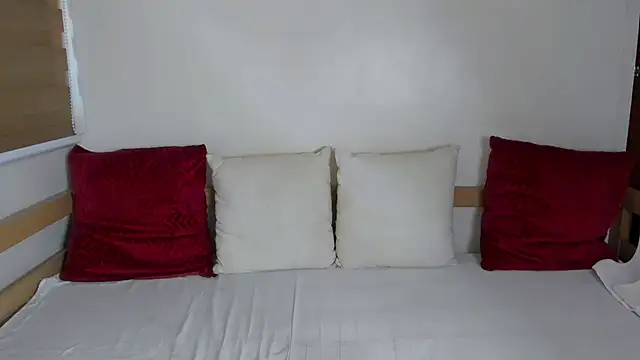 Snapshot of IslandBeauty chatting on September 27, 2025, 1:32 am IslandBeauty online show from September 27, 2025, 1:32 am