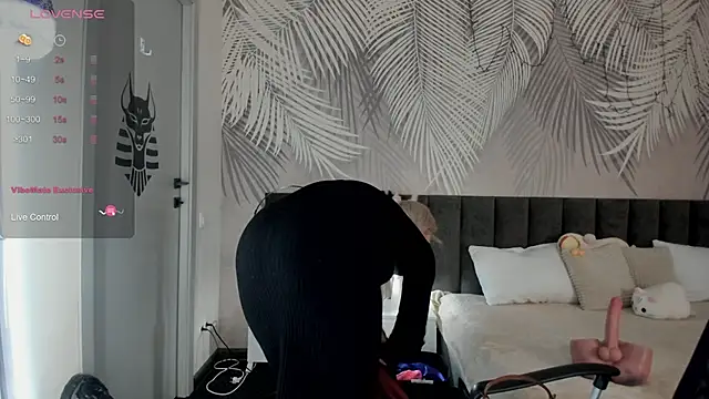 Kira Key online show from March 3, 2026, 2:07 am