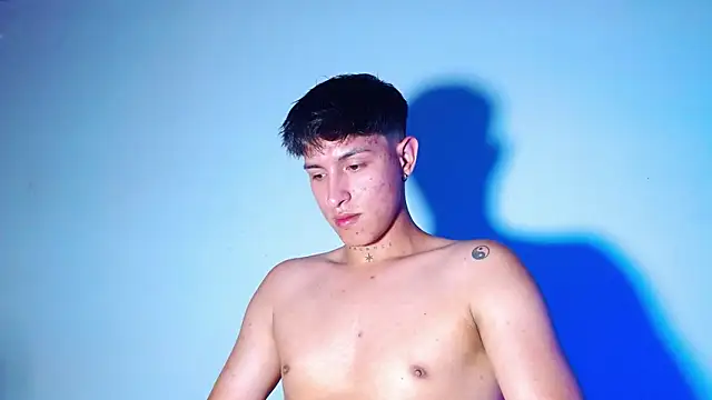 rowanbigboy23 online show from February 8, 2026, 12:58 am