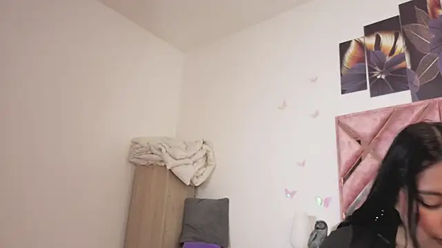 Snapshot of Candy_Chloe02 chatting on March 4, 2026, 5:13 am Candy Chloe02 online show from March 4, 2026, 5:13 am