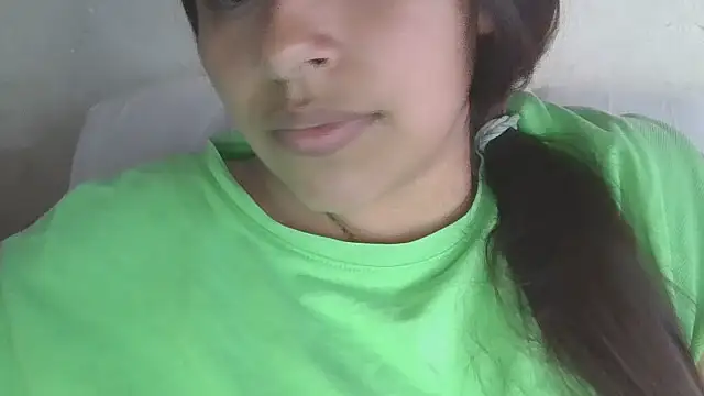 Snapshot of zairabreze chatting on December 15, 2025, 9:30 pm zairabreze online show from December 15, 2025, 9:30 pm