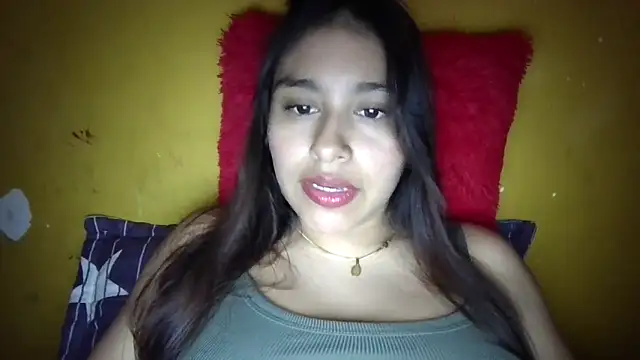 Snapshot of zairabreze chatting on January 5, 2026, 7:17 pm zairabreze online show from January 5, 2026, 7:17 pm