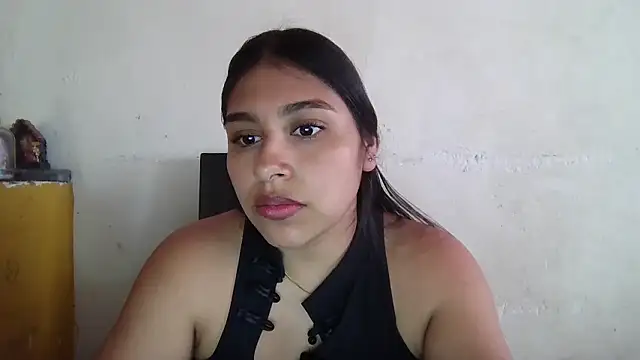 Snapshot of zairabreze chatting on January 8, 2026, 7:49 pm zairabreze online show from January 8, 2026, 7:49 pm