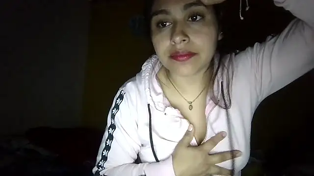 Snapshot of zairabreze chatting on January 11, 2026, 8:36 pm zairabreze online show from January 11, 2026, 8:36 pm