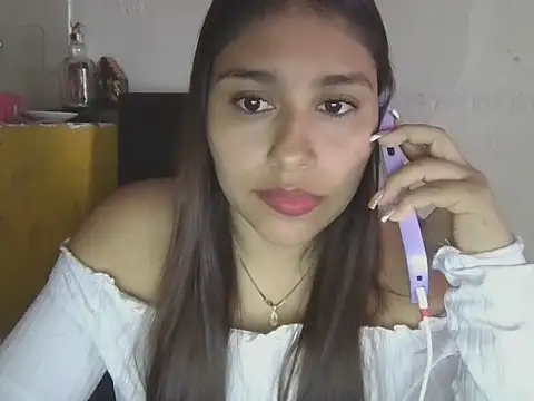 Snapshot of zairabreze chatting on February 4, 2026, 7:42 pm zairabreze online show from February 4, 2026, 7:42 pm