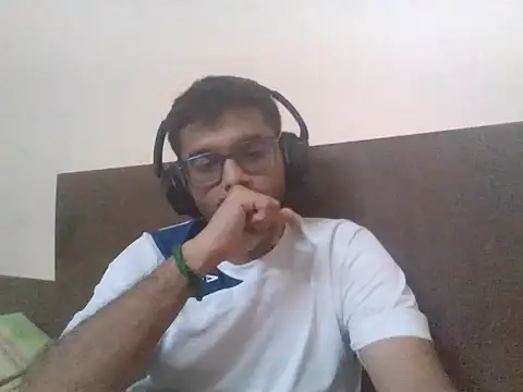 Snapshot of GOJO_1 chatting on October 27, 2025, 2:21 pm GOJO 1 online show from October 27, 2025, 2:21 pm