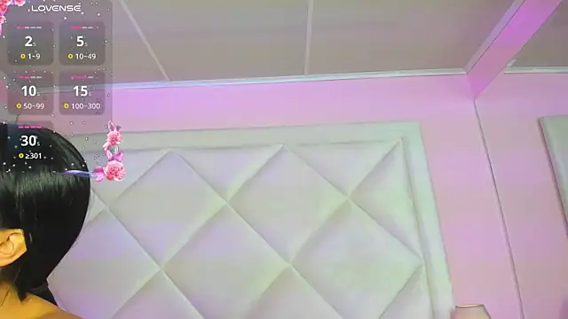 Miaa Smithh   online show from February 17, 2026, 10:34 am