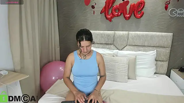 Snapshot of alondraandsweet1 chatting on February 13, 2026, 7:43 pm alondraandsweet1 online show from February 13, 2026, 7:43 pm