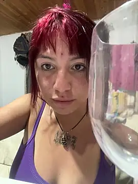 Snapshot of Kitty_Melodi chatting on February 25, 2026, 2:43 am Kitty Melodi online show from February 25, 2026, 2:43 am