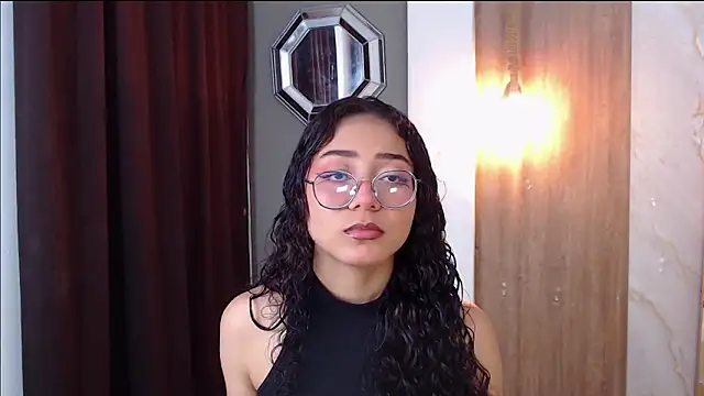 Snapshot of honeymoon_12 chatting on February 4, 2026, 6:08 am honeymoon 12 online show from February 4, 2026, 6:08 am