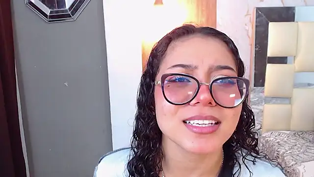 Snapshot of honeymoon_12 chatting on February 21, 2026, 7:42 am honeymoon 12 online show from February 21, 2026, 7:42 am