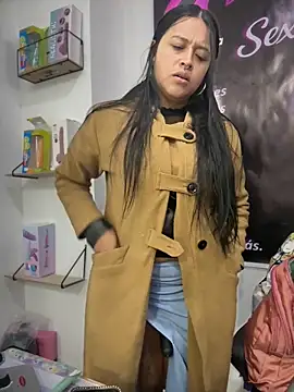 Snapshot of -Mia1 chatting on February 5, 2026, 11:59 am -Mia1 online show from February 5, 2026, 11:59 am