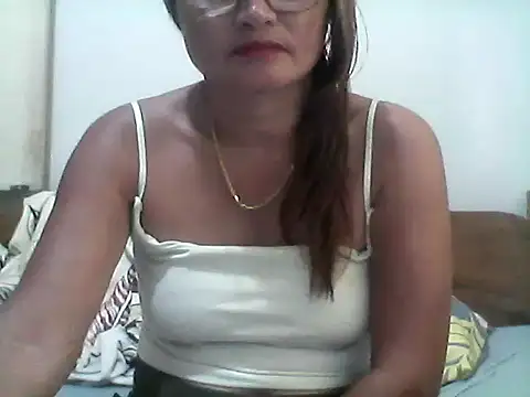 nathalie0045 online show from March 1, 2026, 12:45 am