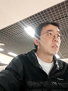 nnnnnan9527 online show from December 3, 2025, 7:05 am