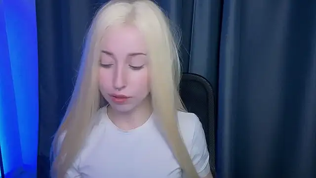 Snapshot of YukiMisa chatting on February 21, 2026, 3:57 pm YukiMisa online show from February 21, 2026, 3:57 pm