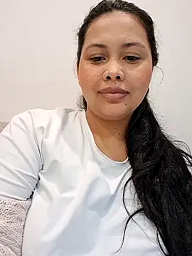 Alessandraa- online show from February 5, 2026, 4:28 am