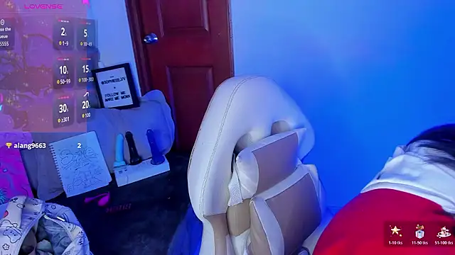 sophiievv online show from February 11, 2026, 7:08 pm