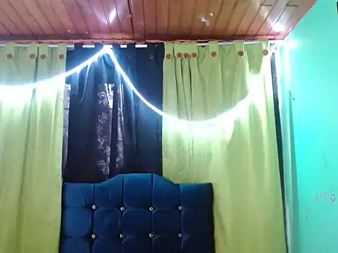 Snapshot of canelasexy_1 chatting on February 24, 2026, 8:18 pm canelasexy 1 online show from February 24, 2026, 8:18 pm