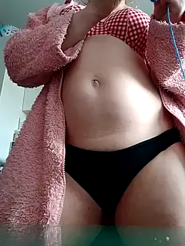 LiluLiluLilu online show from February 2, 2026, 9:19 am