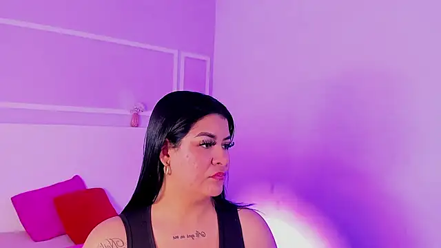 TianaGlow26 online show from February 11, 2026, 6:35 pm