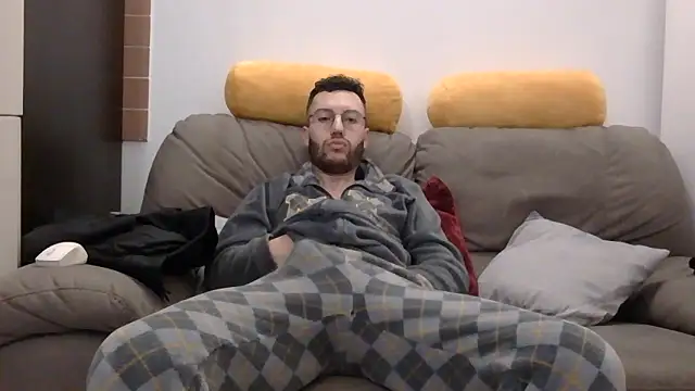 Amicisegreti online show from February 7, 2026, 6:28 am